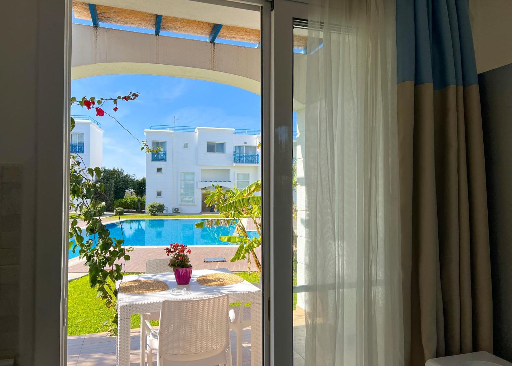 Garden Loft Apt With Pool In Alsancak Kyrenia Girne Dış mekan fotoğraf